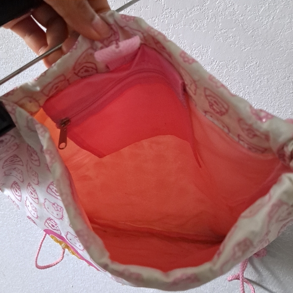 Hello Kitty Sequin Drawstring Backpack - Picture 7 of 7